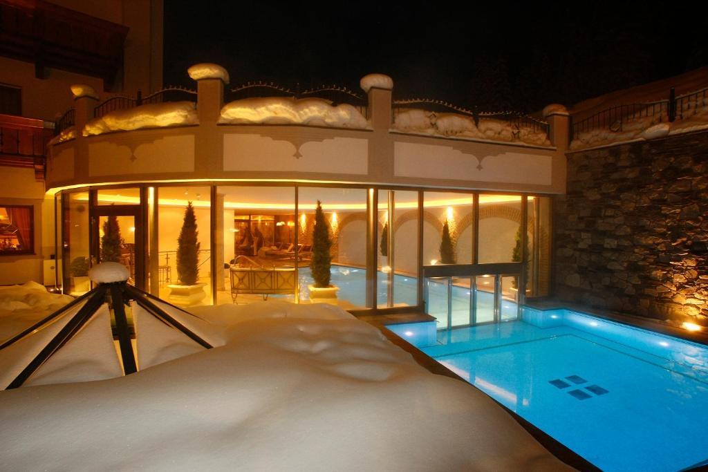 Savoy Dolomites Luxury & Spa Hotel Сельва-ди-Валь-Гардена Экстерьер фото