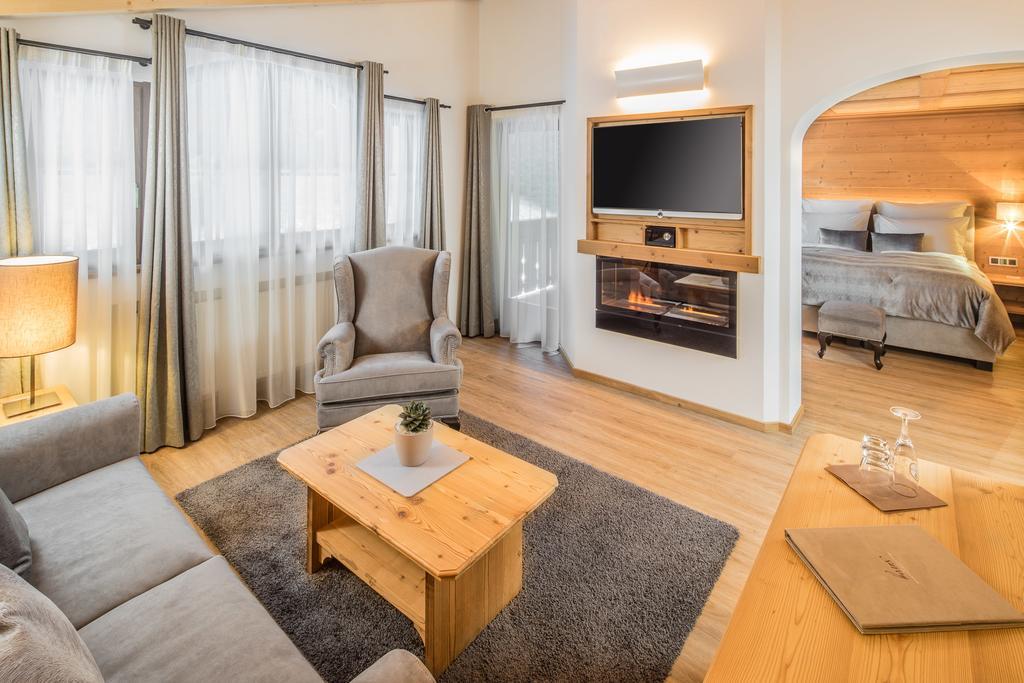 Savoy Dolomites Luxury & Spa Hotel Сельва-ди-Валь-Гардена Экстерьер фото